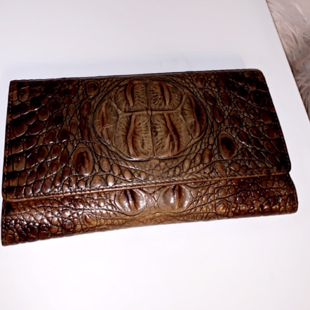 Brahmin wallet